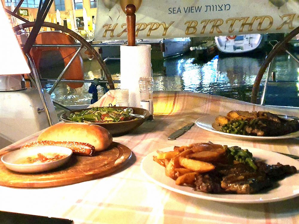הפלגה רומנטית משולבת בארוחה - SEA VIEW - מרינה הרצליה